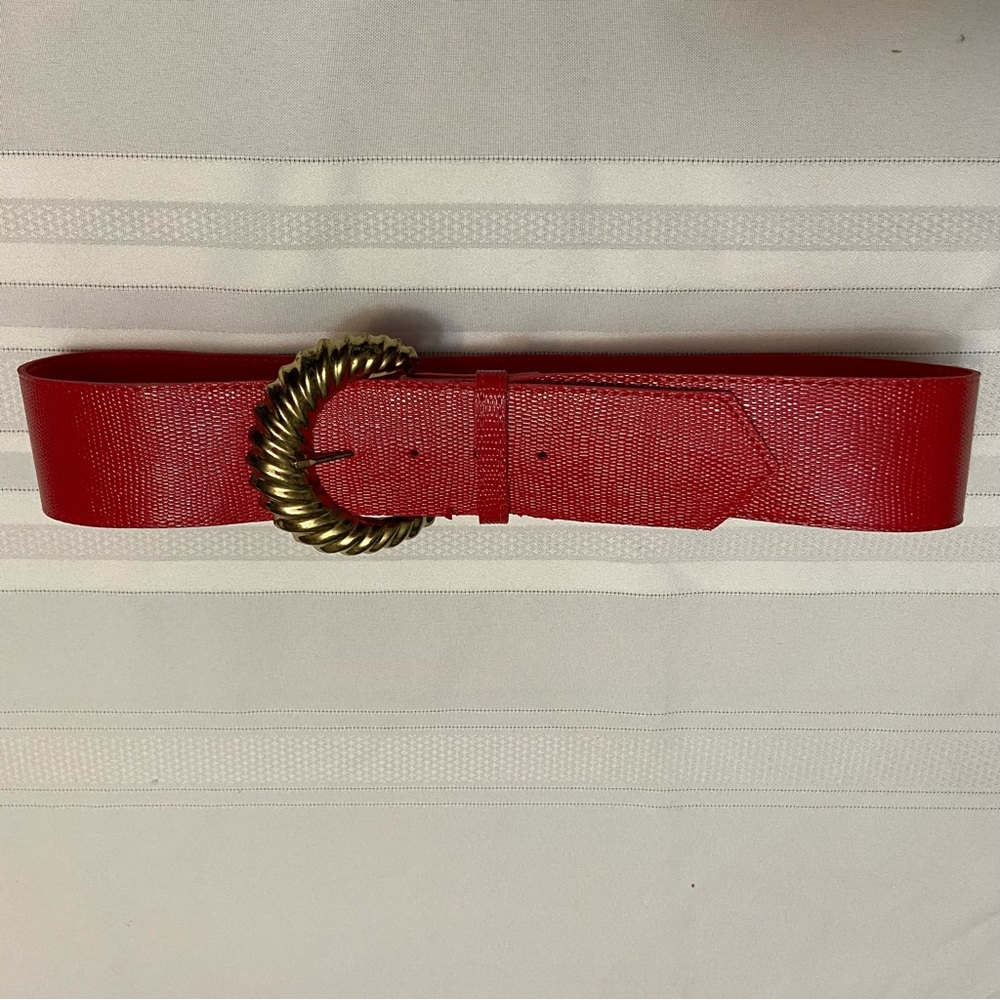 Red Womens Faux Leather Wide Belt -Gold tone Buckle Size 28-30 see measurements